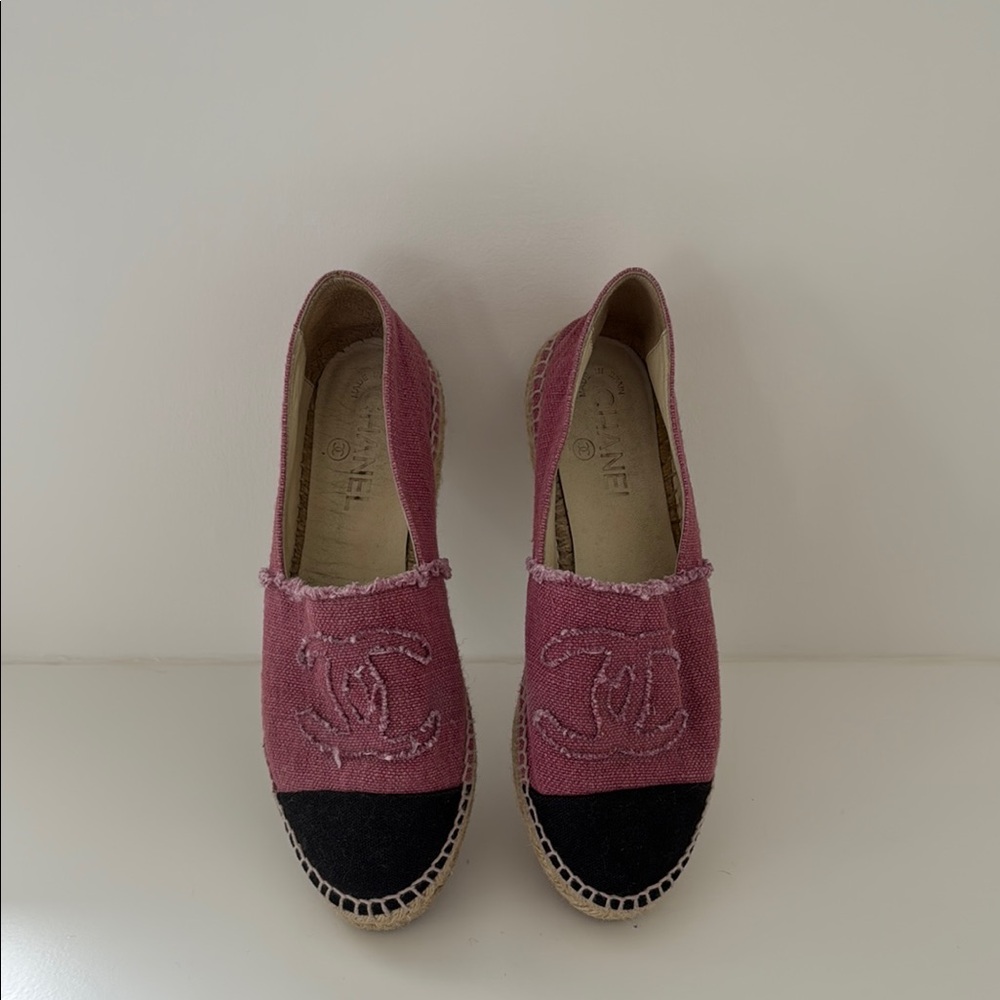 CHANEL Pink and Black Espadrilles